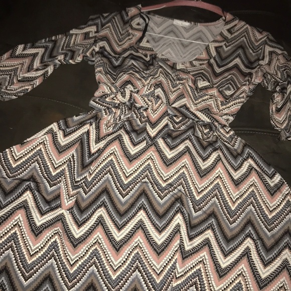 Sexy faux Wrapped knee length designed dress - Picture 7 of 7